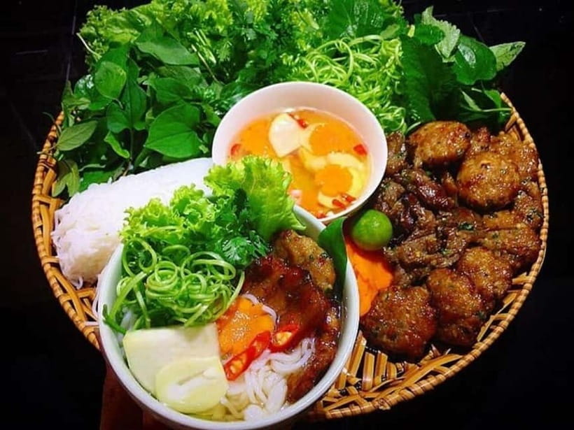 Hanoi: Old Quarter Street Food Tour - Why this 3.5-hour Old Quarter route makes food easier to order