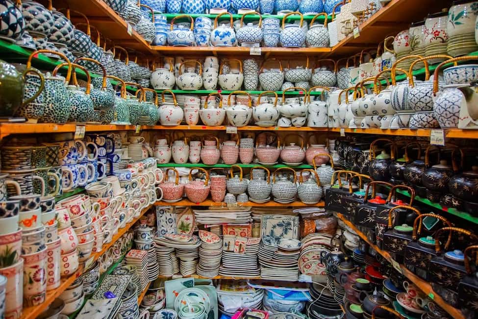 Hanoi Outskirts: Bat Trang Ceramic Village Tour by Jeep - Lunch break in the outskirts: short, local, and customizable