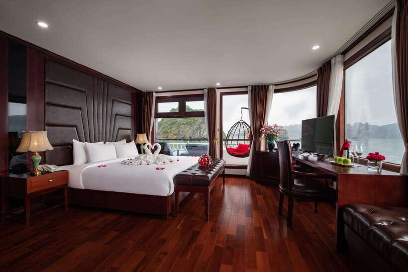 Hanoi: Overnight Ha Long Bay 2-Day 1-Night Cruise - Sung Sot Cave: the highlight cave stop (and how to handle it)