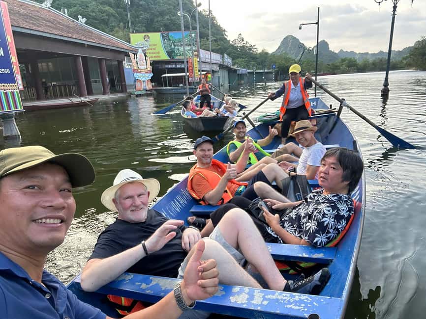 Hanoi: Perfume Pagoda - Yen Stream Boat Ride, Lunch & Cave - Huong Tich Cave trek: 2.5 km toward the cave pagoda moment