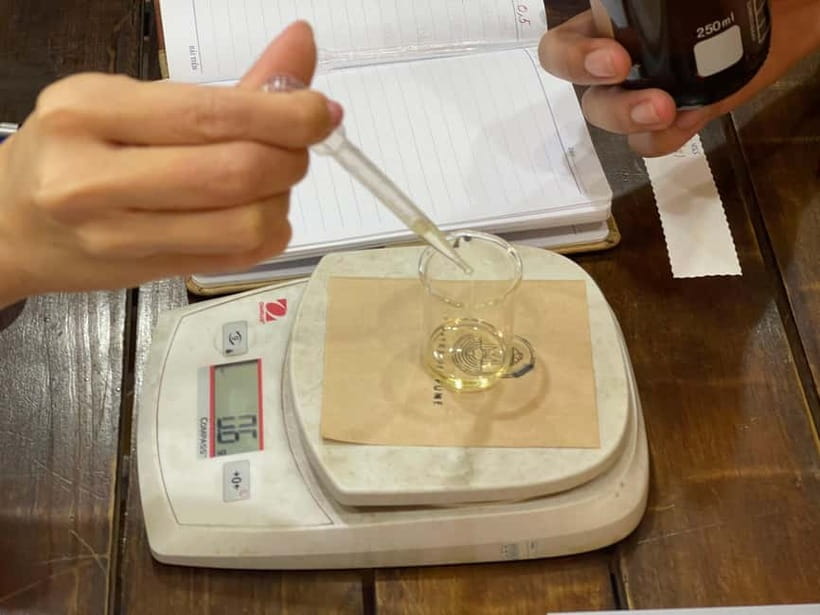 Hanoi Perfume Workshop - Crafting Your Perfect Scent - Your first lesson: scent history and the science you can use