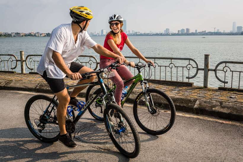 Hanoi: Private Countryside Bike Tour with Hotel Transfer - Pedaling 17 km past farms, fields, and pottery-and-ceramics areas