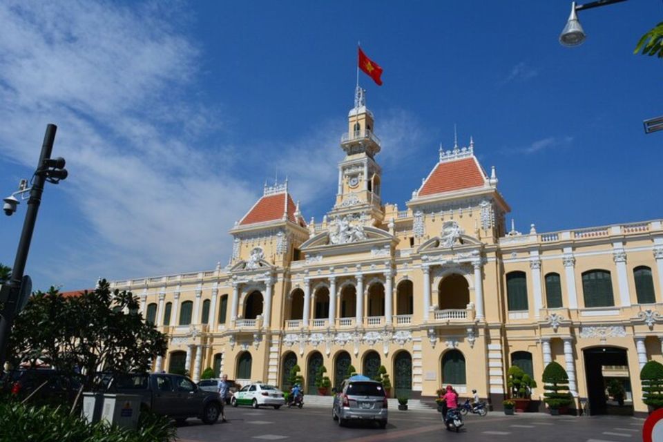 Hanoi: Private custom tour with a local guide - Why a private Hanoi walking tour helps you read the city