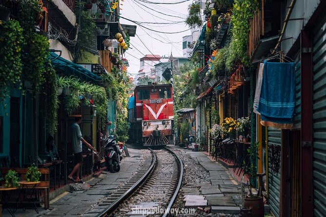 Hanoi Private Day Tour: Hidden Gems, Hoa Lo Prison, Train Street - One Pillar Pagoda and Temple of Literature: Where Legends Meet Walking Time