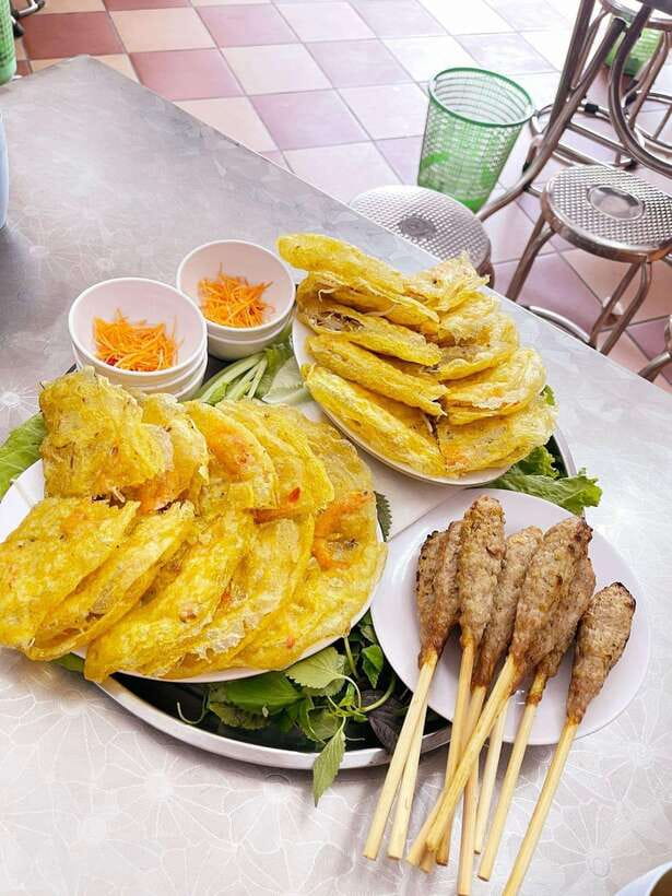 Hanoi: Private Motorbike Tour with Highlight Local Food - Price and Logistics: Is $52 Worth It?