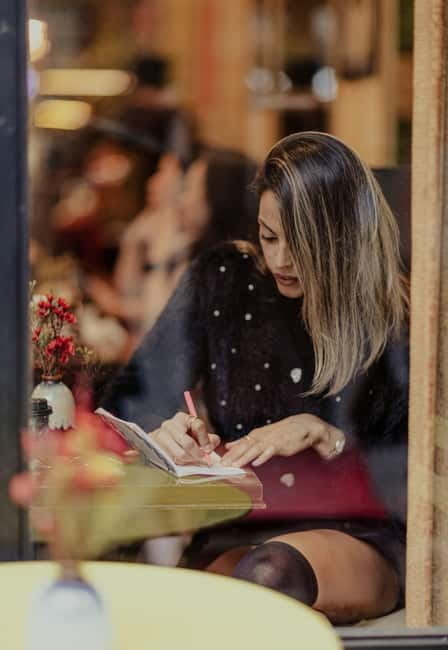 Hanoi Private Photoshoot – Iconic Spots & Hidden Gems - Solo, couples, and families: the private format that helps you relax