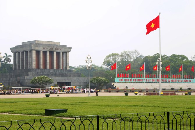 Hanoi Private Tour: Hidden Corners, Train Street, Incense Village - Stop 6: Long Biên Bridge and Long Biên Station—rail history you can walk on