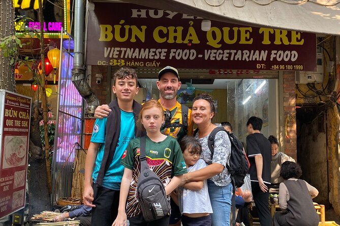 Hanoi Private Walking Street Food Tour with Train Street Visit - What you’ll eat (and why the menu choices make sense)