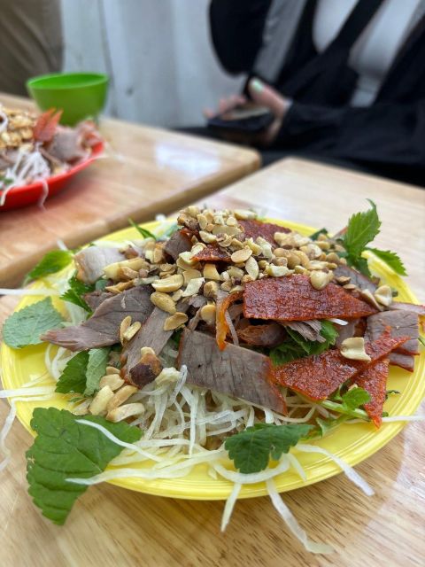 Hanoi: Small-group Street Food and Walking Tour - Walking route in Hoàn Kiếm: meeting, eating, and returning