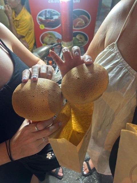 Hanoi: Small-group Street Food and Walking Tour - Small group Hanoi street food: why 6 people changes everything