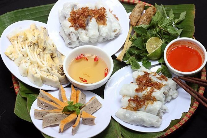 Hanoi Street Food Experience by Walking - Banh goi and the fun of trying Northern street snacks