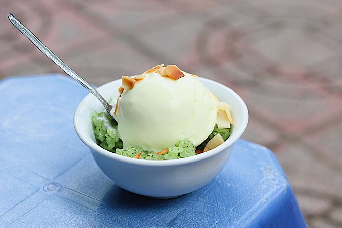Hanoi Street Food: Small Group Walking Tour with Real Foodie - Egg Coffee and Pillow Cake: Sweet Stops That Fit the Street