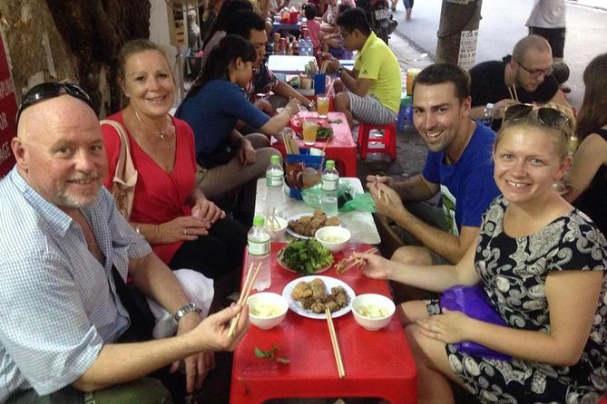 Hanoi Street Food: Small Group Walking Tour with Real Foodie - Hang Be Market: Ingredients You Can Actually Connect to Your Bites