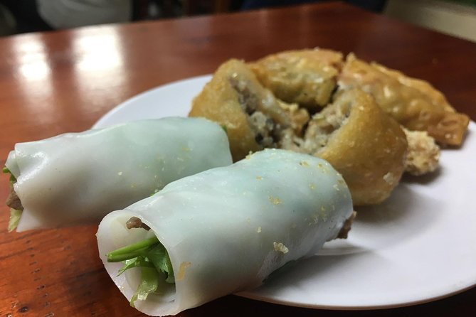 Hanoi Street Food Tour - Small group energy: guides who tailor, not just recite