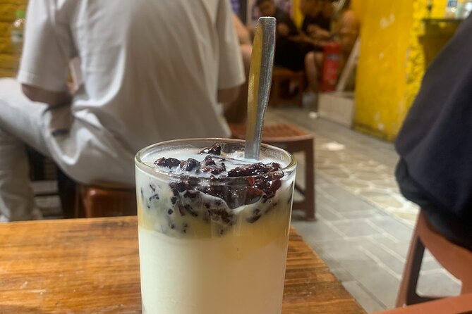 Hanoi Street Food Tour and Hang Out - Hàng Cân: dessert time on Hanoi-style terms