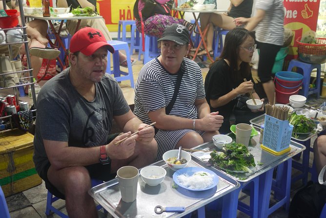 Hanoi street food tour small group tour - Where the Tour Includes More Than You’d Expect: Tea and Dinner
