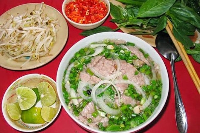 Hanoi Street Food Tour with Small Group and Expert Local Guide - The 3-hour walking loop: how the pacing feels in practice