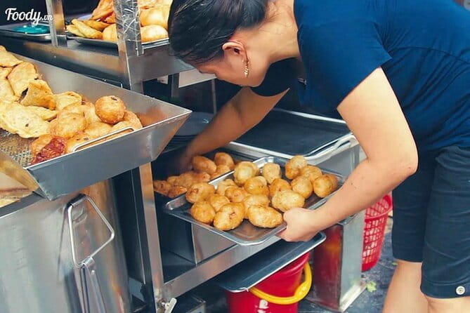 Hanoi street food walking and train street visit - Old Quarter food stops: what you actually taste