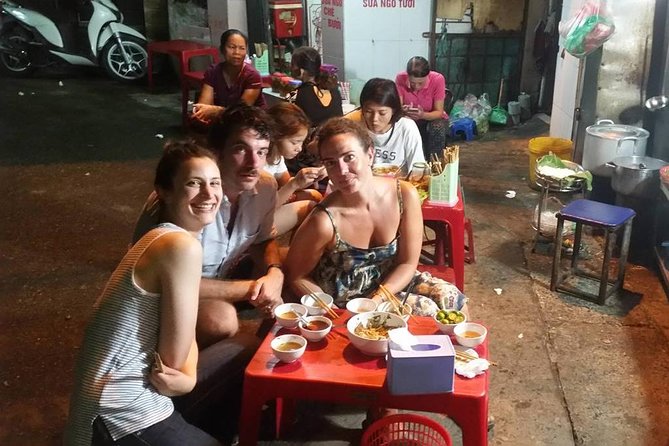 Hanoi Street Food Walking Tour - How the tastings work in the Old Quarter