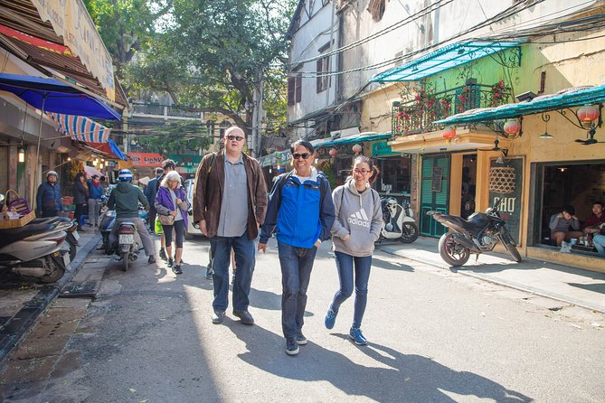Hanoi Street Food Walking Tour and Water Puppet Show - What You’ll Drink and Eat Without Losing Track of Your Appetite