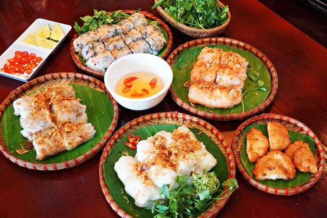 Hanoi Street Food Walking Tour By Night - Hotel pickup and a guide who keeps the evening calm
