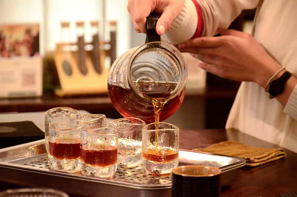 Hanoi: Taste Fresh Lotus Tea Ceremony & Untold Stories - Floating cakes pairing: a small bite that changes the whole cup