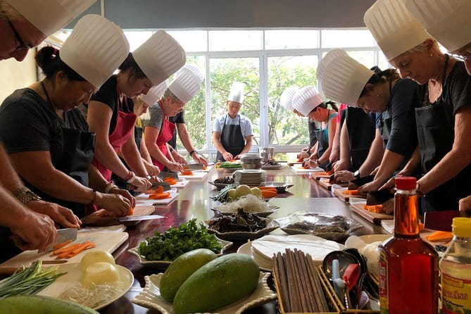 Hanoi Tea Workshop: Specialty Fresh Lotus Tea from West Lake - How to taste lotus tea like you actually mean it