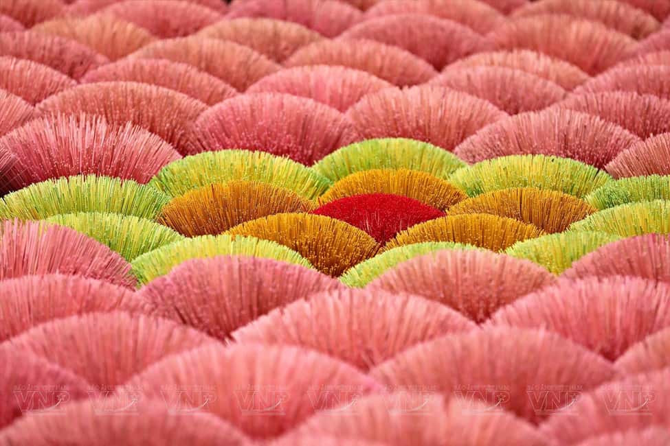 Hanoi: Thang Nghiem Pagoda Or Incense Village & Hat Village - Train Street as a Drop-Off Option (Only If You Want It)