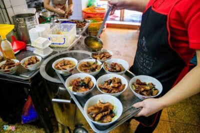 Hanoi The Best Street Food Experience | VEGETARIAN OPTION - Price and value: what $32 buys you (and what it doesn’t)