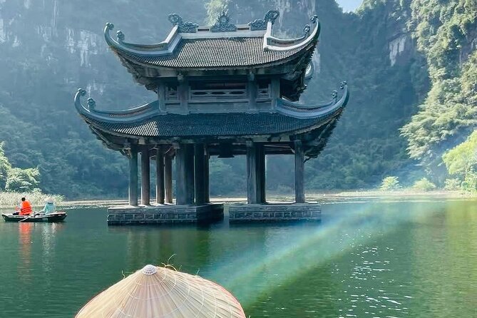 Hanoi to Ninh Binh Day Trip: Mua Cave, Trang An Boat Ride - Lunch - Why Ninh Binh feels like a different world from Hanoi