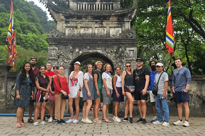 Hanoi to Ninh Binh: Hoa Lu, Trang An Boat & Mua Cave Day Tour - Mua Cave: nearly 500 steps and the Tam Coc panorama