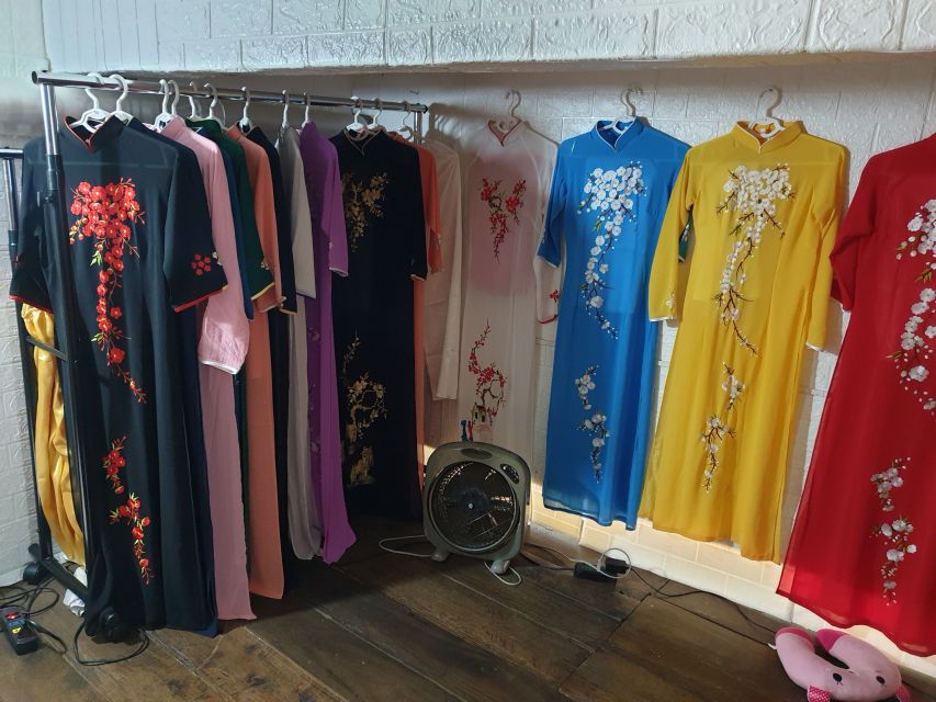 Hanoi: Traditional Ao Dai Dress and Non La Hat Rental - Who this rental suits best (and who should rethink it)