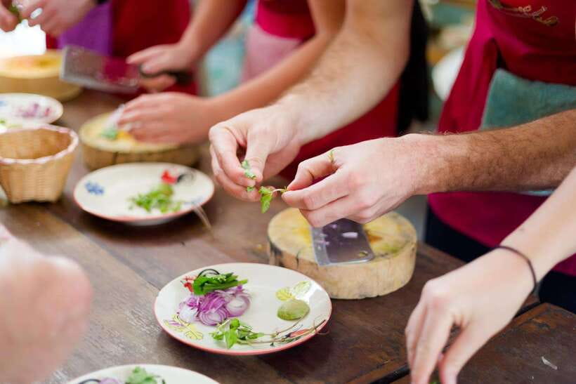 Hanoi Vegan Cooking Class: A Vietnamese Culinary Adventure - Old Quarter Pickup and the Small-Group Kitchen Setup