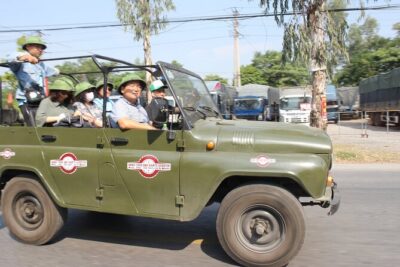 Hanoi Vespa Tours: Hanoi Countryside Vintage Vespa Tours - Along the Red River banks: farmers, countryside routines, and tea-time conversations