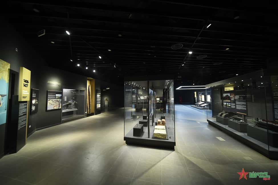 Hanoi: Vietnam Military History Museum and Hanoi Museum Tour - Guides, Language, and What the Reviews Suggest About Quality
