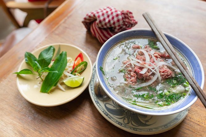 Hanoi Walking Foodie Tour by night - Practical tips: how to set yourself up for an easy 5:30pm start