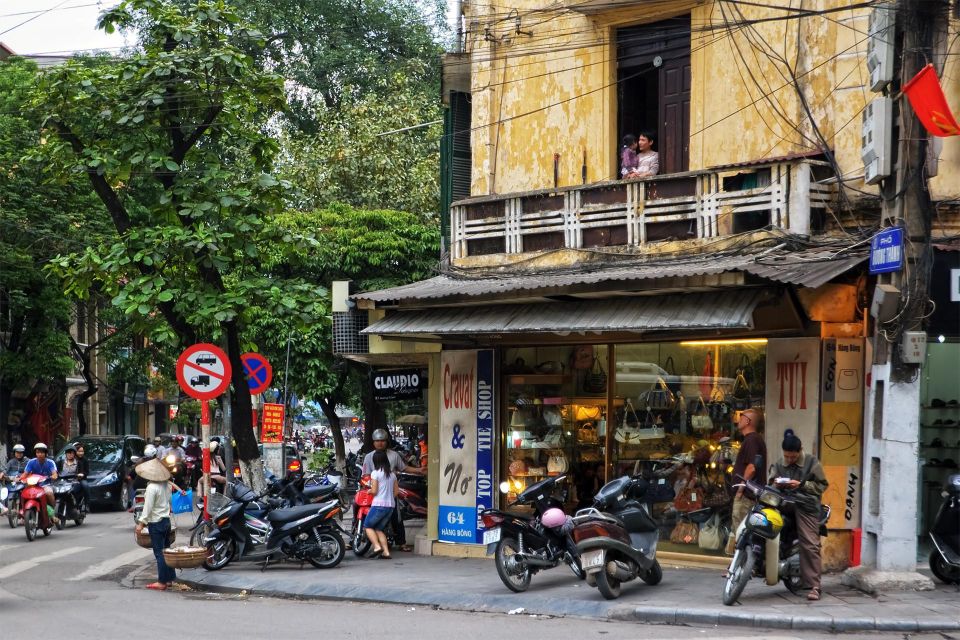 Hanoi: Walking Street Food Tour & Train Street w/Local Guide - Key highlights you’ll feel in your day
