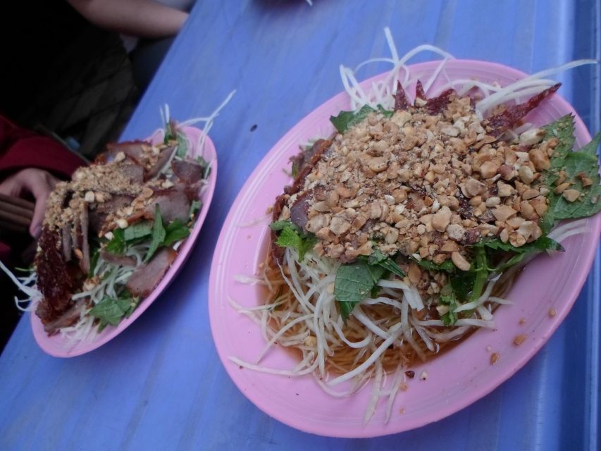 Hanoi: Walking Street Food Tour & Train Street w/Local Guide - Price and value: why $27 can make sense