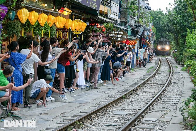 Hanoi Walking Street Food Tour with Train Street - Key highlights at a glance