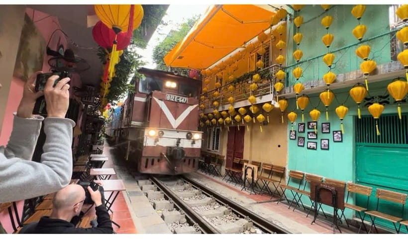 Hanoi: Walking Street Food & Train Street Culture Tour - Why Hanoi’s Old Quarter + Train Street makes sense together
