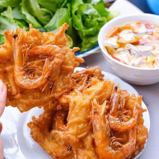Hanoi: Walking Street Food & Train Street Culture Tour - What to expect from the tour’s pace