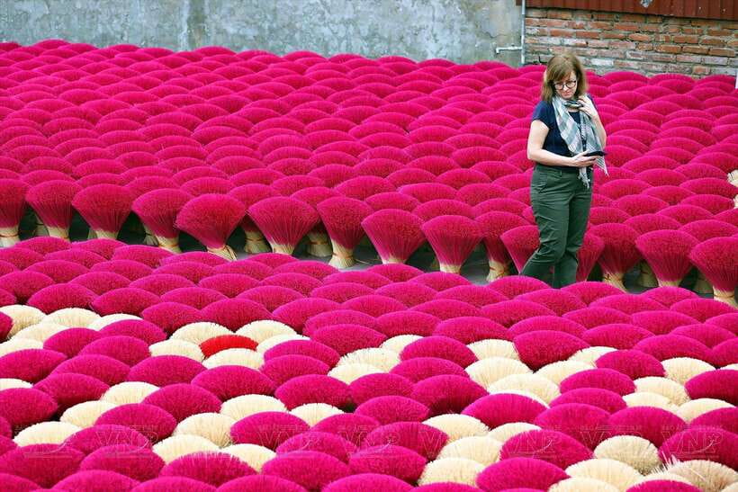 Hanoi's artisan trail:Incense Village,Hat,Lacquer & Train St - Key points to know before you go