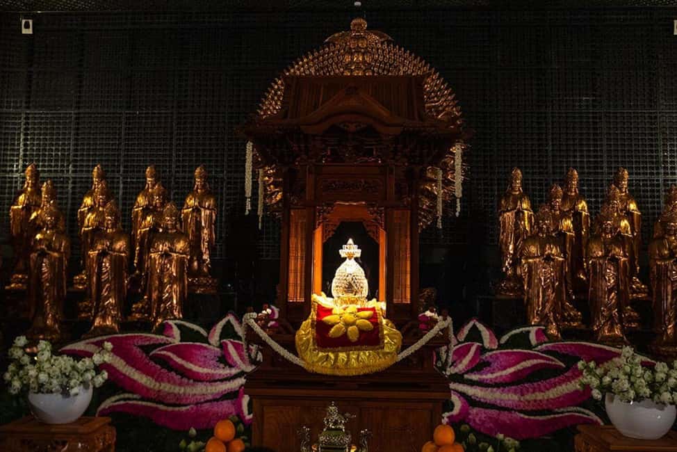 Hanoi’s French Quarter Tour and Train Street - Vietnamese Women’s Museum, Quán Sứ Pagoda, and Hoa Lo Prison