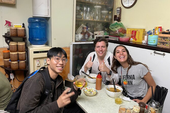 Hanoi's Old Quarter Street Food Experience and Train Street - Train Street: the unusual pause (and what to expect)