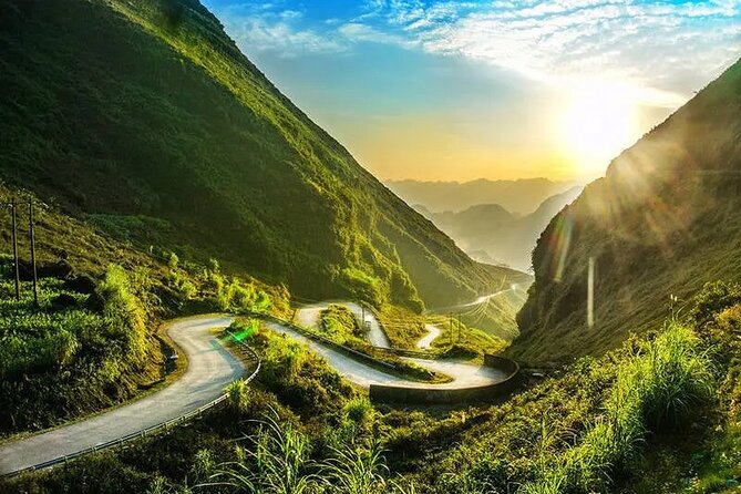 High Quality Small Group Ha Giang Loop Car Tour 2 Days 2 Nights - Pao’s House, Meo King Palace, and Lung Cu Flag Pole: Culture Meets Big Views