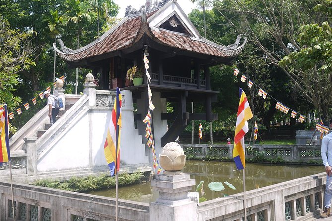 Highlight- Hanoi city tour and Cycle around old quarter - Ho Chi Minh Mausoleum: the rules before the sights