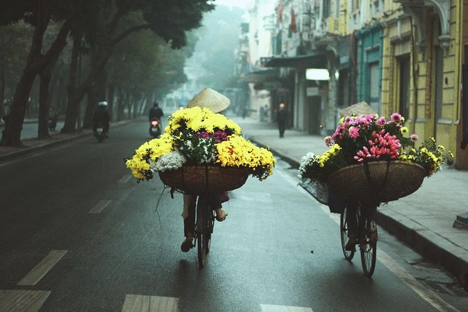 Highlights of Hanoi Full-Day City Tour - Lunch stop: Vietnamese food without the midday scramble
