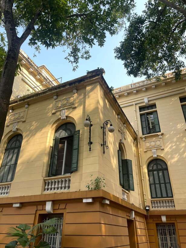 Hoa Lo Prison and Little Paris in Hanoi - Duration and group size: why 10 people changes the experience