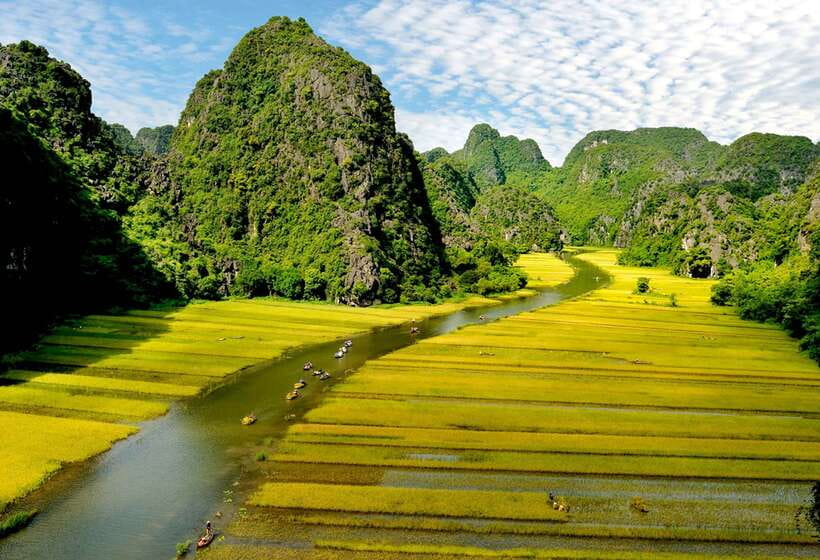 Hoa Lư and Tam Cốc with Bike Ride and Family Visit - Bike Ride Through Tam Cốc Village: Views, Rhythm, and a Real Route