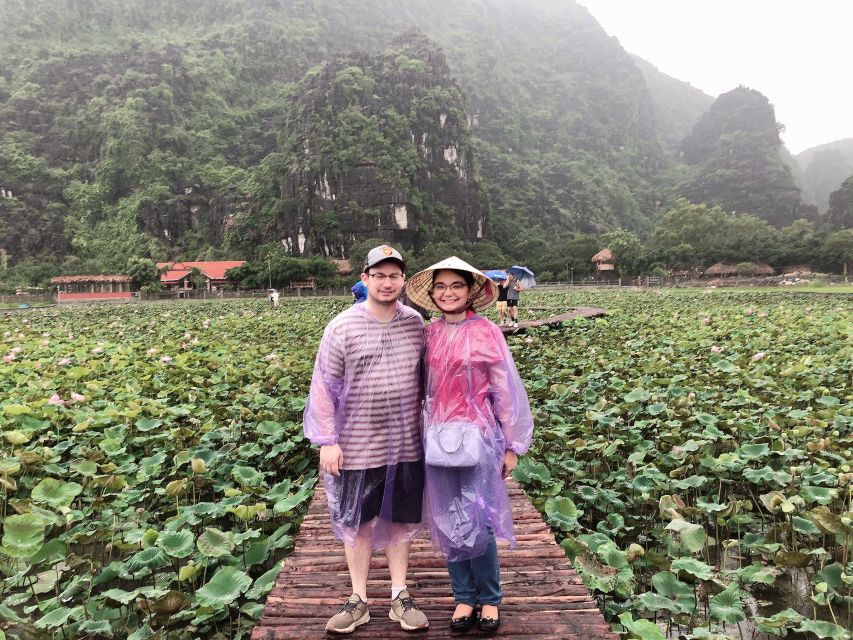 Hoa Lu, Mua Cave and Trang An Small-Group Boat Tour - Trang An Boat Ride Through Tunnel Caves: The Main Scenery Payoff